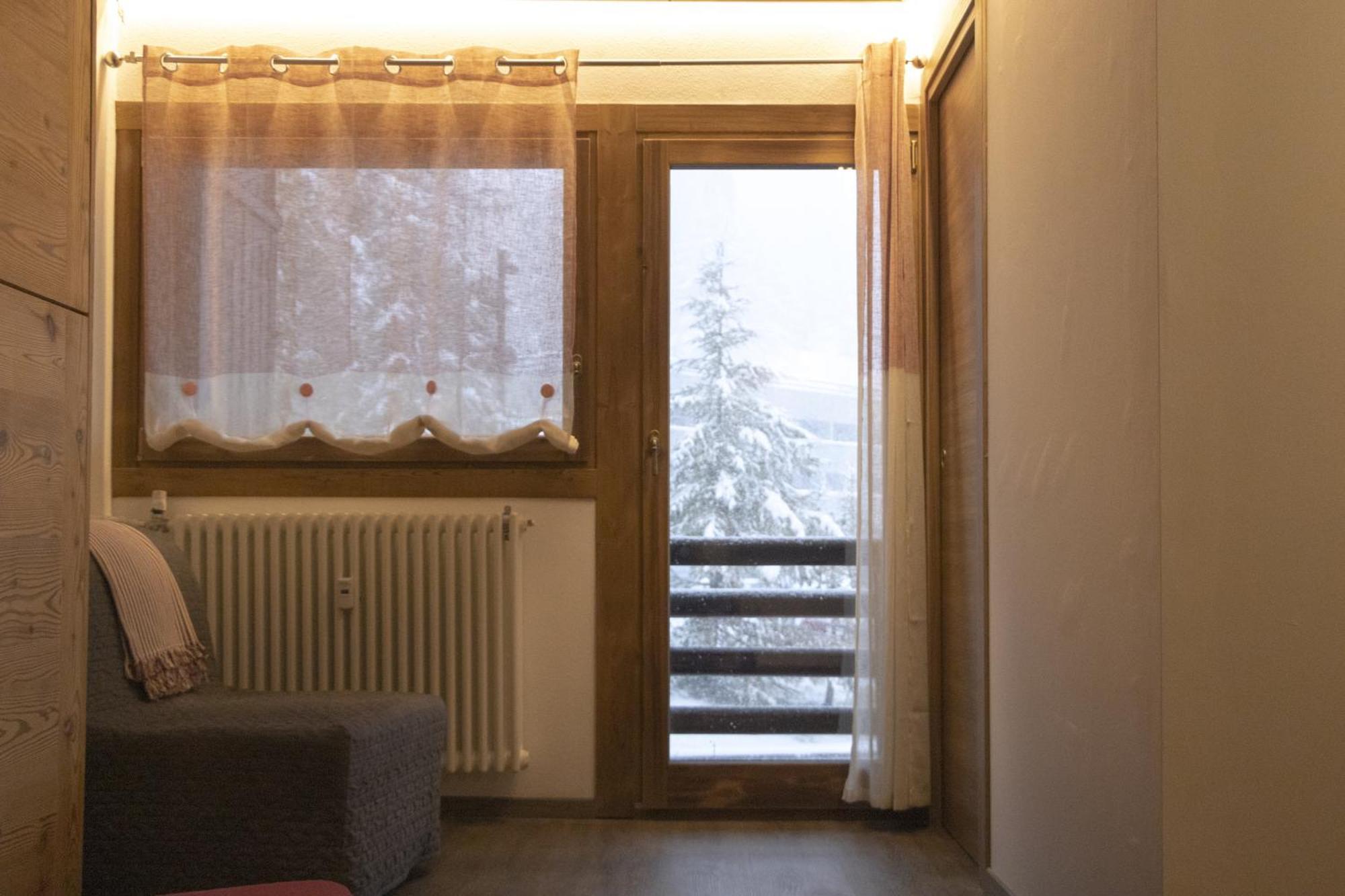 Complesso I Dadi - Condominio Cielo Alto Breuil-Cervinia Bagian luar foto