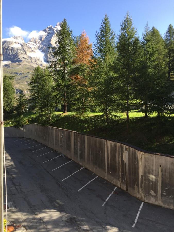 Complesso I Dadi - Condominio Cielo Alto Breuil-Cervinia Bagian luar foto